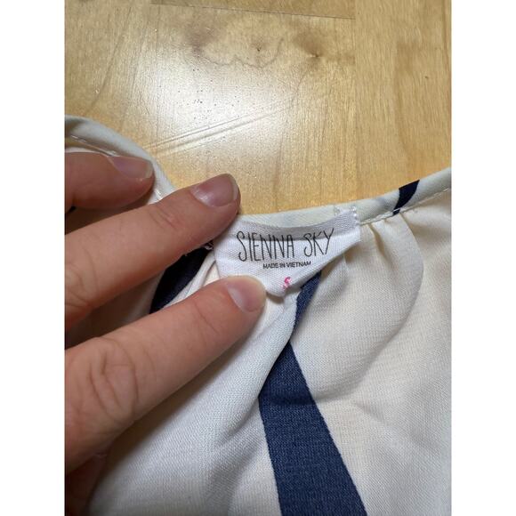 Boutique Sienna Sky Top Size Small - Picture 3 of 3